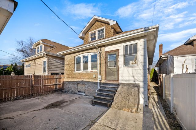 1748 N New England Avenue, Chicago, IL 60707