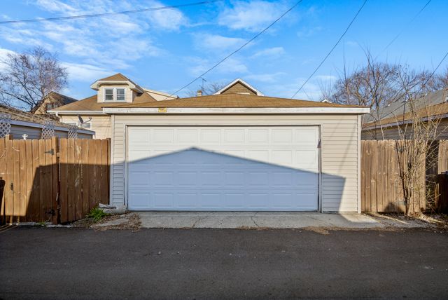 1748 N New England Avenue, Chicago, IL 60707