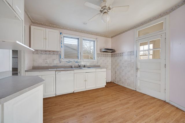 1748 N New England Avenue, Chicago, IL 60707