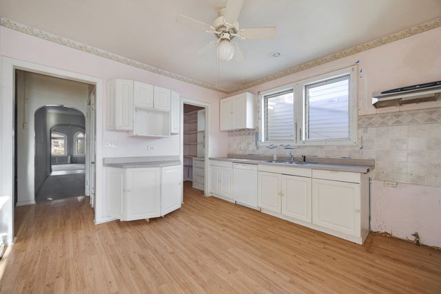 1748 N New England Avenue, Chicago, IL 60707
