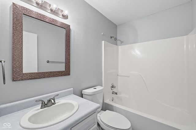 450 Ashby Drive, Greenfield, IN 46140