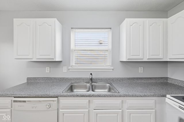450 Ashby Drive, Greenfield, IN 46140