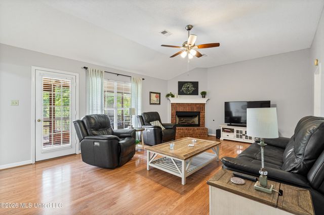 9321 Hickory Drive, Olive Branch, MS 38654