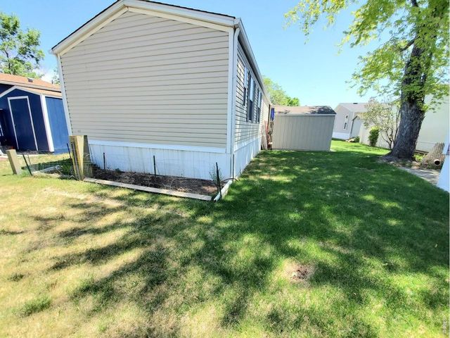 221 W 57th St 37A, Loveland, CO 80538