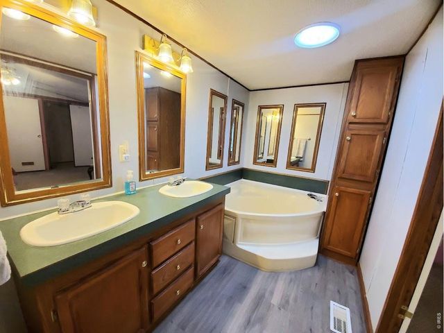 221 W 57th St 37A, Loveland, CO 80538