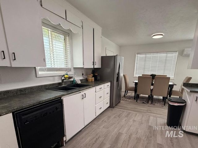 20898 Middleton Rd, Caldwell, ID 83605