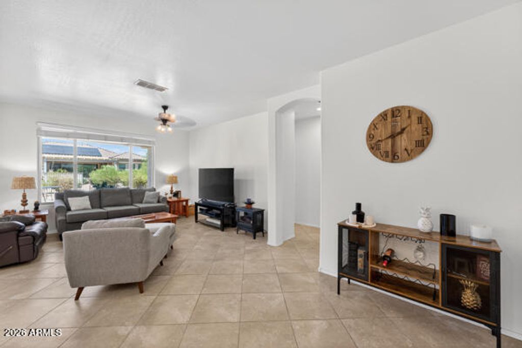 Image 7 of property listing at 7152 W MERRIWEATHER Way, Florence, AZ 85132