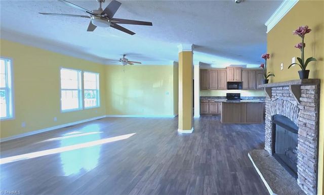 5080 Fox Hill Lane, Winston-salem, NC 27107