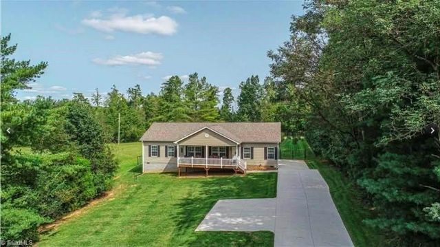 5080 Fox Hill Lane, Winston-salem, NC 27107