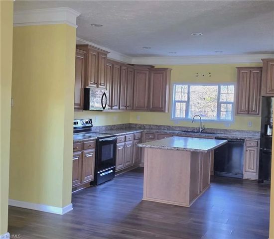 5080 Fox Hill Lane, Winston-salem, NC 27107