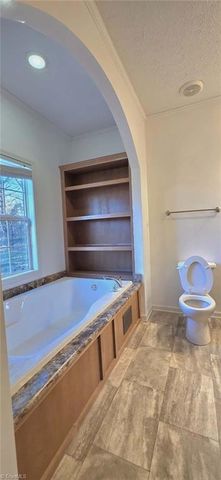 5080 Fox Hill Lane, Winston-salem, NC 27107