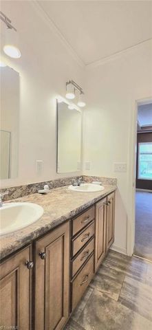 5080 Fox Hill Lane, Winston-salem, NC 27107