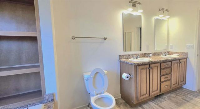 5080 Fox Hill Lane, Winston-salem, NC 27107