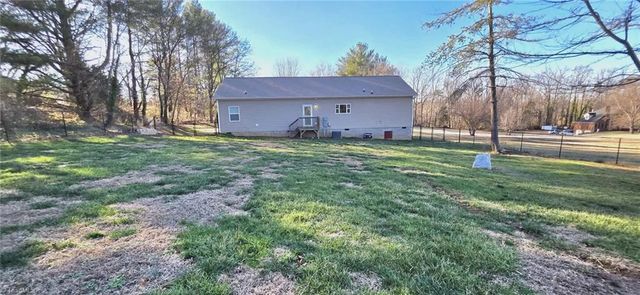 5080 Fox Hill Lane, Winston-salem, NC 27107