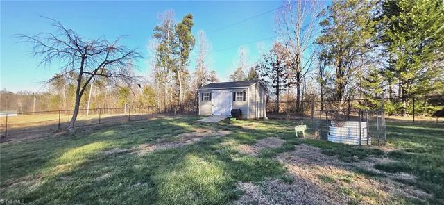 5080 Fox Hill Lane, Winston-salem, NC 27107