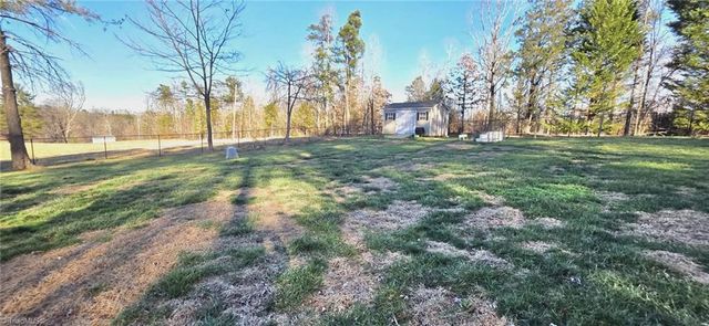 5080 Fox Hill Lane, Winston-salem, NC 27107