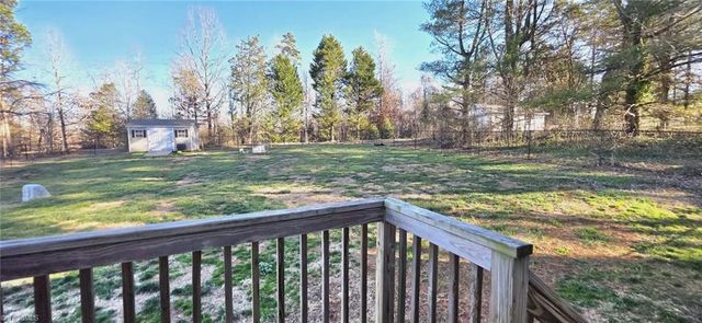 5080 Fox Hill Lane, Winston-salem, NC 27107