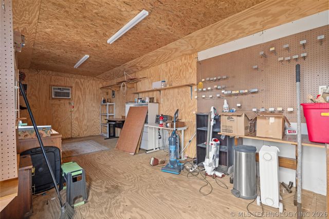 929 Buckskin, Ardmore, OK 73401