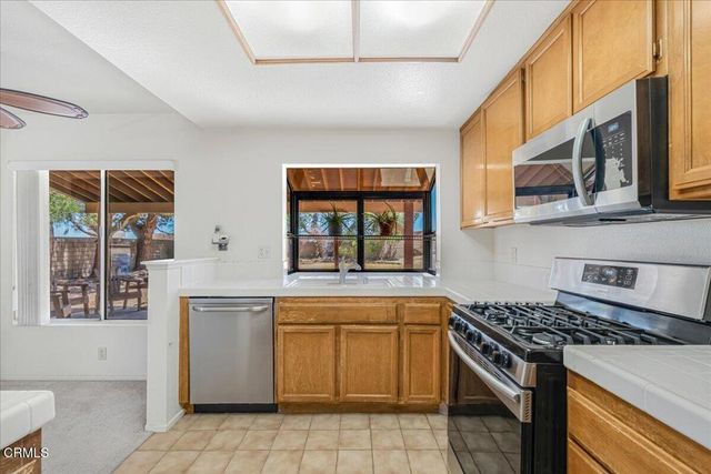 38350 San Mateo Avenue, Palmdale, CA 93551