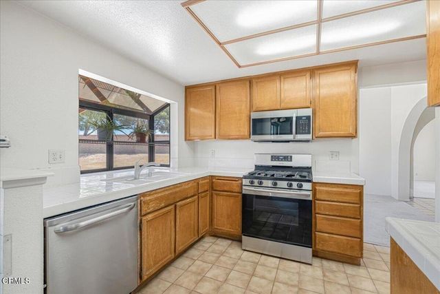 38350 San Mateo Avenue, Palmdale, CA 93551
