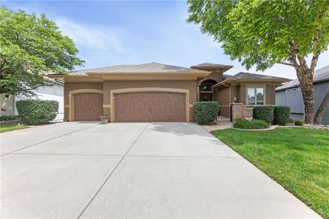 11708 DELAVAN Avenue, Kansas City, KS 66109