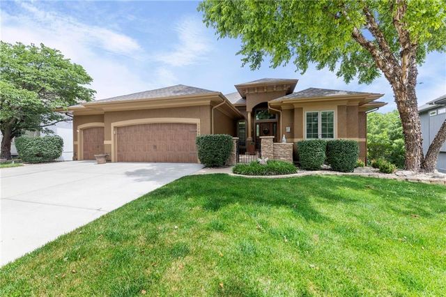 11708 DELAVAN Avenue, Kansas City, KS 66109
