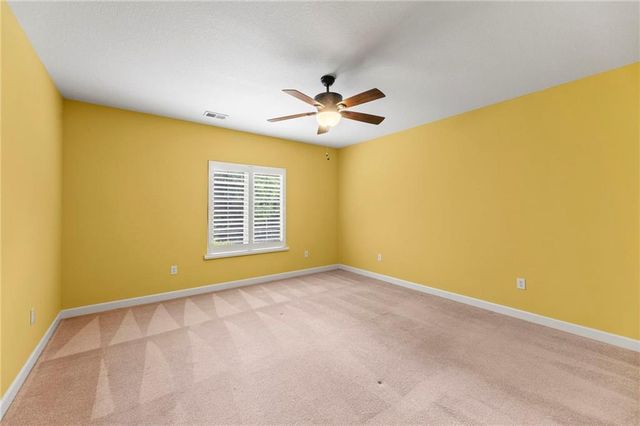 11708 DELAVAN Avenue, Kansas City, KS 66109
