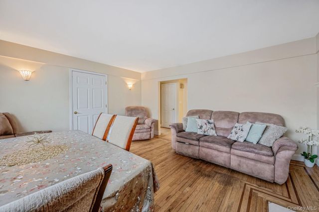 122 McKinley Street, Brentwood, NY 11717