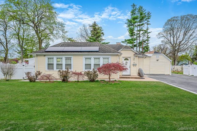 122 McKinley Street, Brentwood, NY 11717