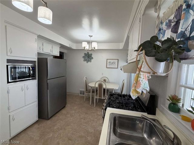 3846 E 365th Street, Willoughby, OH 44094