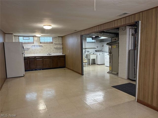 3846 E 365th Street, Willoughby, OH 44094