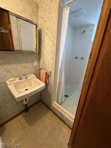 3846 E 365th Street, Willoughby, OH 44094
