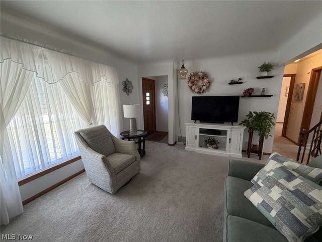 3846 E 365th Street, Willoughby, OH 44094