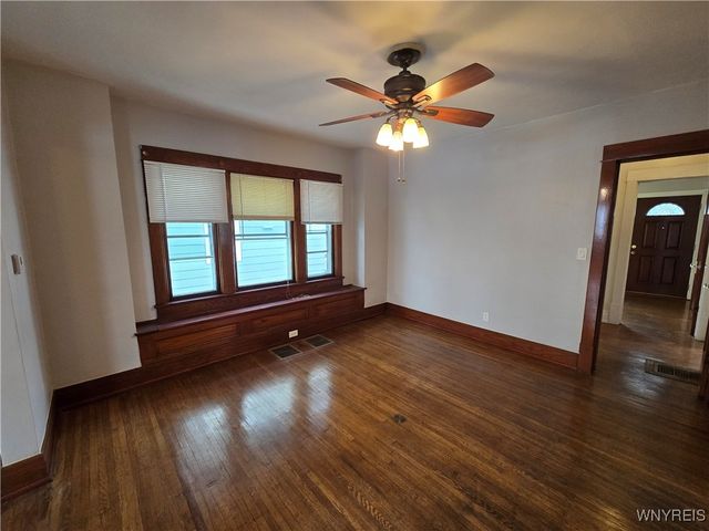 137 Commonwealth Avenue, Buffalo, NY 14216