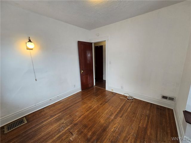 137 Commonwealth Avenue, Buffalo, NY 14216