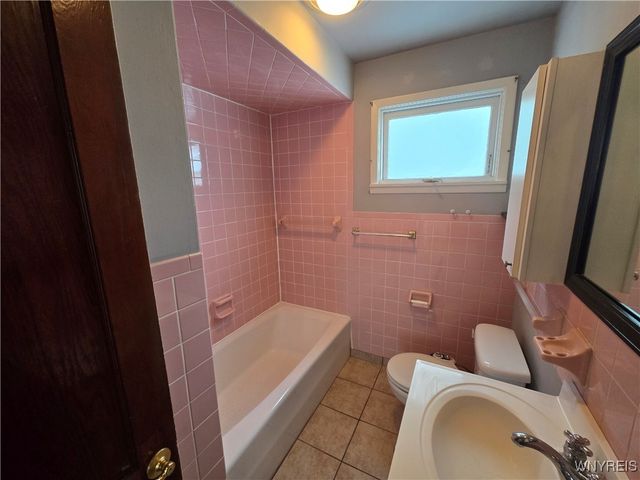 137 Commonwealth Avenue, Buffalo, NY 14216