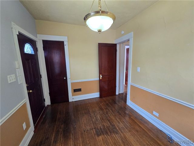 137 Commonwealth Avenue, Buffalo, NY 14216