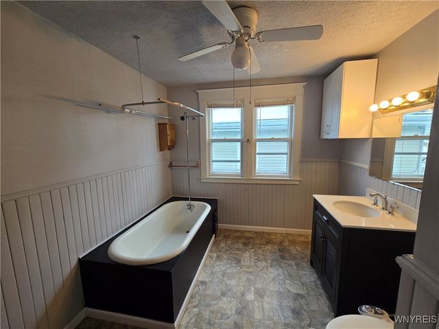 137 Commonwealth Avenue, Buffalo, NY 14216