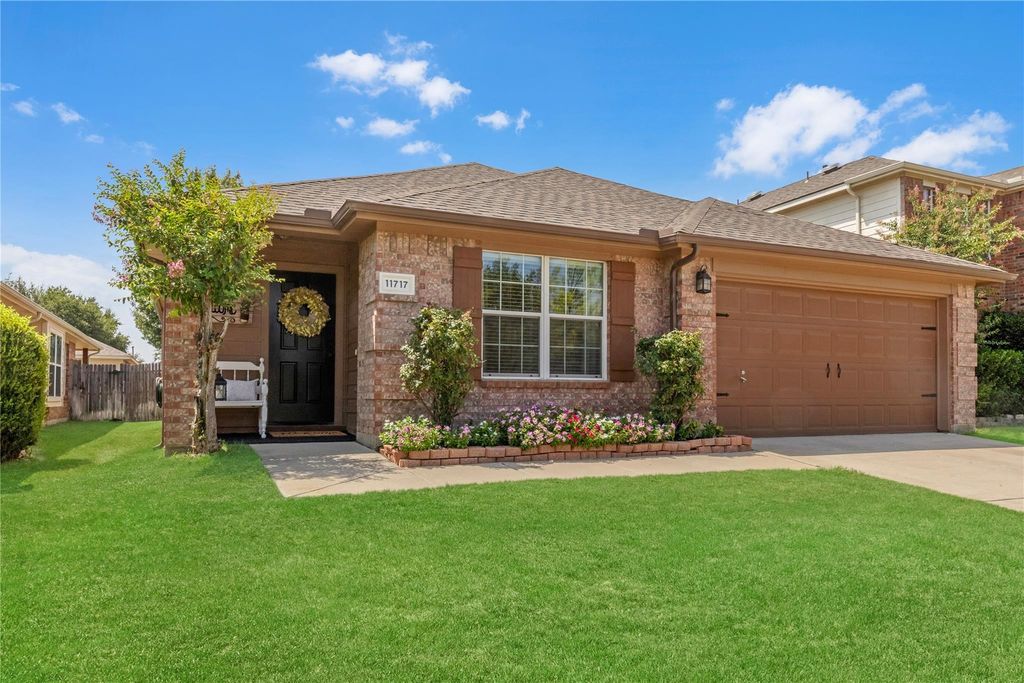 11717 Pinyon Pine Drive, Fort Worth, TX 76244 — exterior