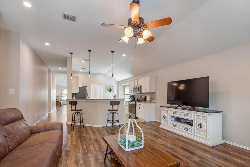 11717 Pinyon Pine Drive, Fort Worth, TX 76244 — photo 3