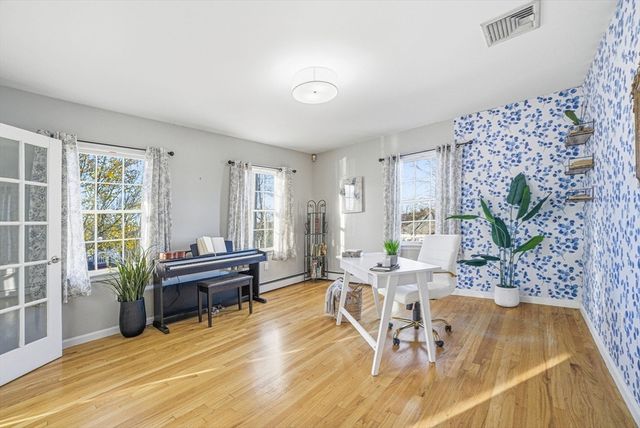 5 Stanley Ter, Saugus, MA 01906