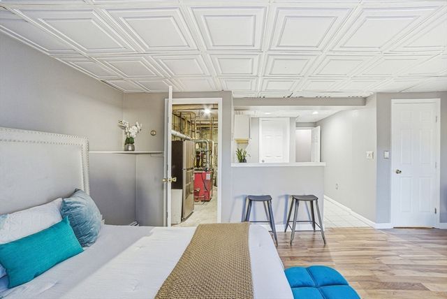 5 Stanley Ter, Saugus, MA 01906