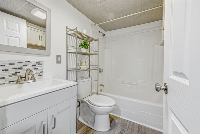 5 Stanley Ter, Saugus, MA 01906