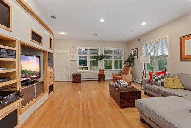 13 Essex St 2, Lynn, MA 01902