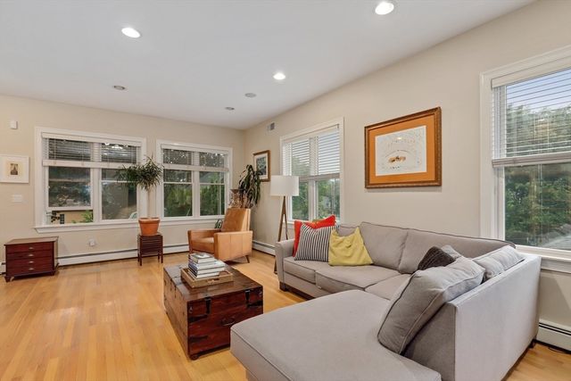 13 Essex St 2, Lynn, MA 01902