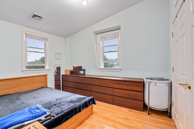 13 Essex St 2, Lynn, MA 01902
