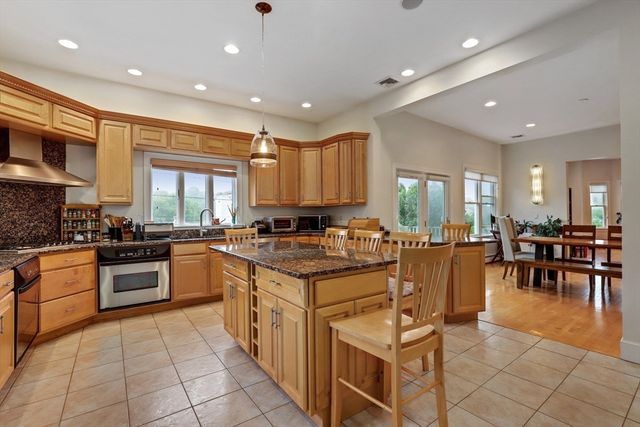 13 Essex St 2, Lynn, MA 01902