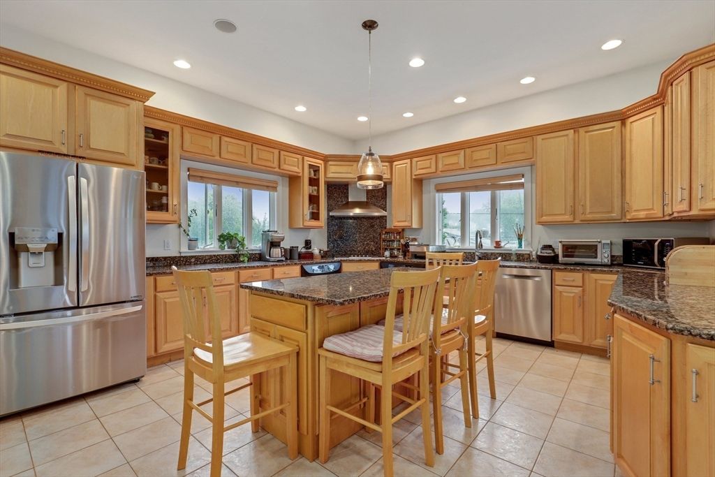 13 Essex St 2, Lynn, MA 01902