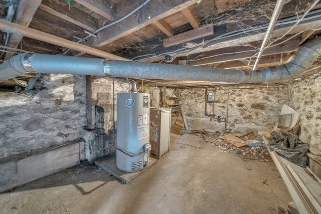 36 England Ave, Fitchburg, MA 01420