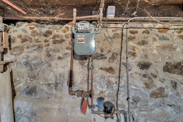 36 England Ave, Fitchburg, MA 01420